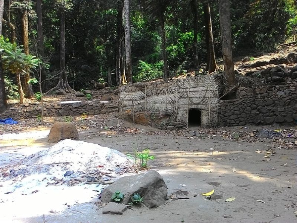 മുത്തപ്പന്റെ ആരൂഢമായ കുന്നത്തൂർപ്പാടി മുത്തപ്പന്റെ ആരൂഢമായ കുന്നത്തൂർപ്പാടി