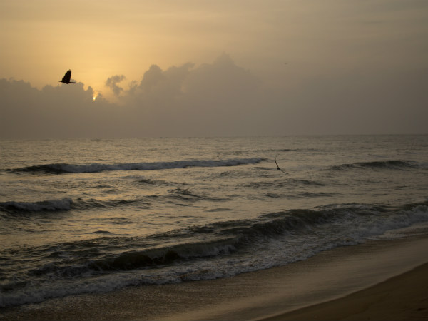 ഏകാന്തതയെ പ്രണയിക്കുന്നവര്ക്കായൊരു കടല്ത്തീരം ഏകാന്തതയെ പ്രണയിക്കുന്നവര്ക്കായൊരു കടല്ത്തീരം