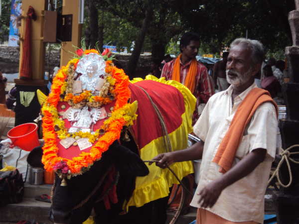 ശ്രീകോവിലും പ്രതിഷ്ഠയുമില്ലാത്ത പരബ്രഹ്മ ക്ഷേത്രം ശ്രീകോവിലും പ്രതിഷ്ഠയുമില്ലാത്ത പരബ്രഹ്മ ക്ഷേത്രം