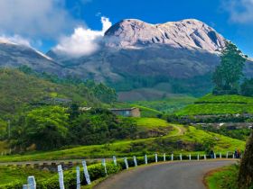 ബാംഗ്ലൂരില്‍ നിന്ന് മൂന്നാറിലേക്ക്
