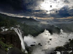 പ്രകൃതി സ്‌നേഹികള്‍ക്ക് യാത്ര ചെയ്യാന്‍ കേരളത്തിലെ 5 സ്ഥലങ്ങള്‍