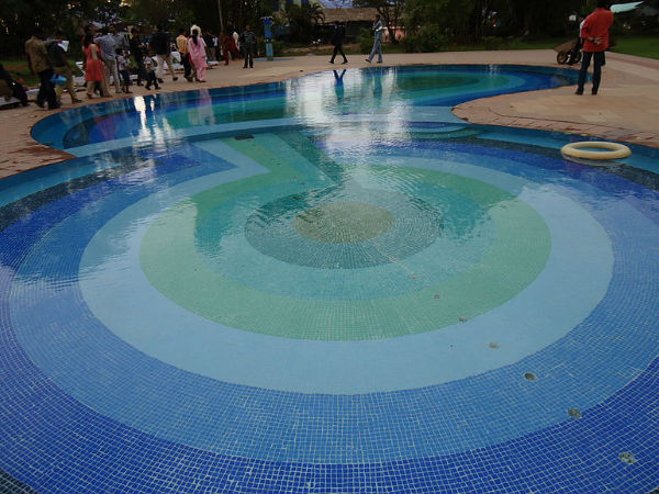 ചീനവലകൾ കണ്ട് വളകിലുക്കാം