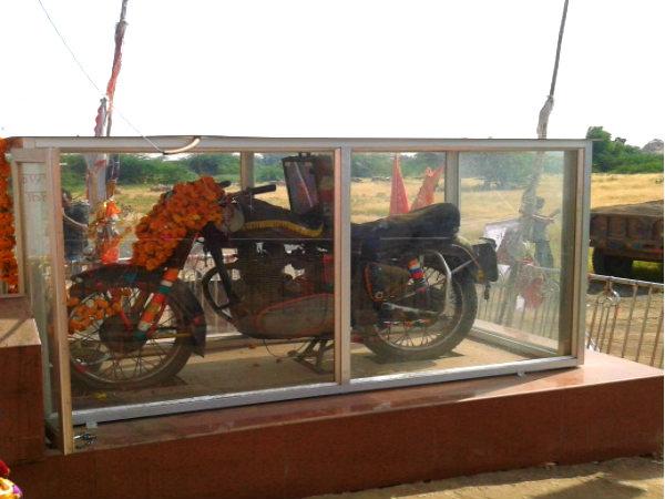 ബുള്ളറ്റാണ് പ്രതിഷ്ട