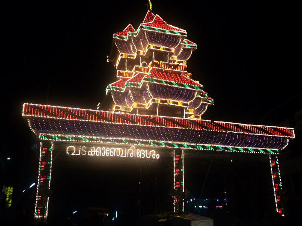 ഉത്രാളിക്കാവ് പൂരം