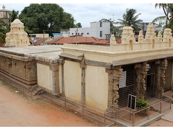 ഗുണ്ടൽപ്പേട്ടിലേക്ക്