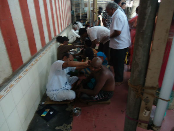 മൊട്ടയടി