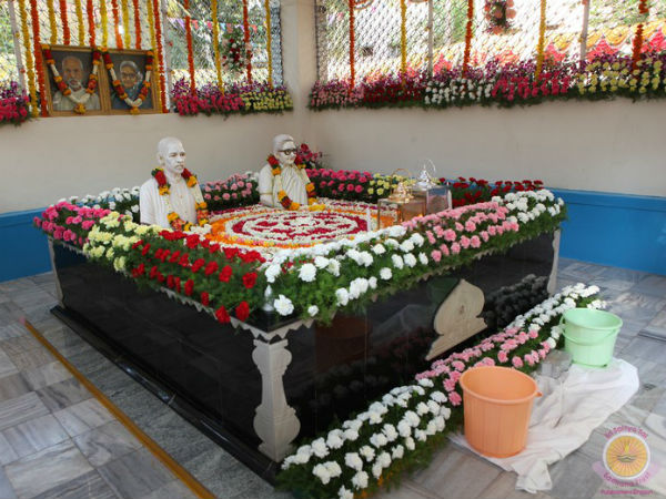 07. ബാബയുടെ മാതാപിതാക്കളുടെ സമാധി