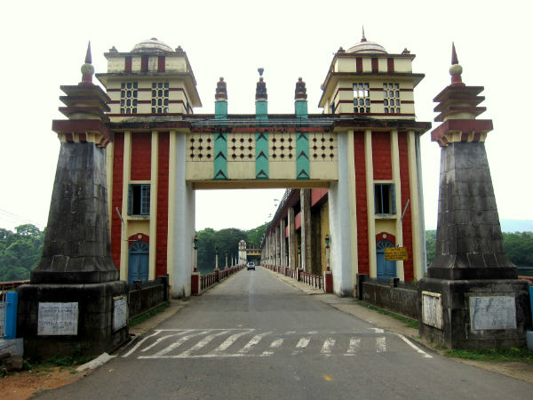 ഡാമിനേക്കുറിച്ച്