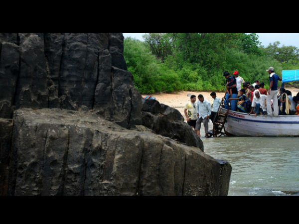 ബോട്ട് സർവീസ്