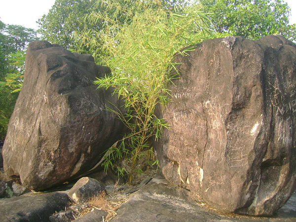08. പാണ്ഡവന് പാറ