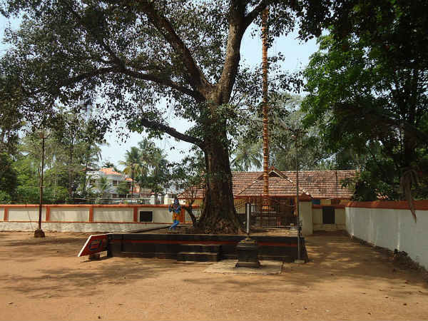 13. പുത്തൂര്പിള്ളി ശ്രീകൃഷ്ണ സ്വാമി ക്ഷേത്രം, കേരളം