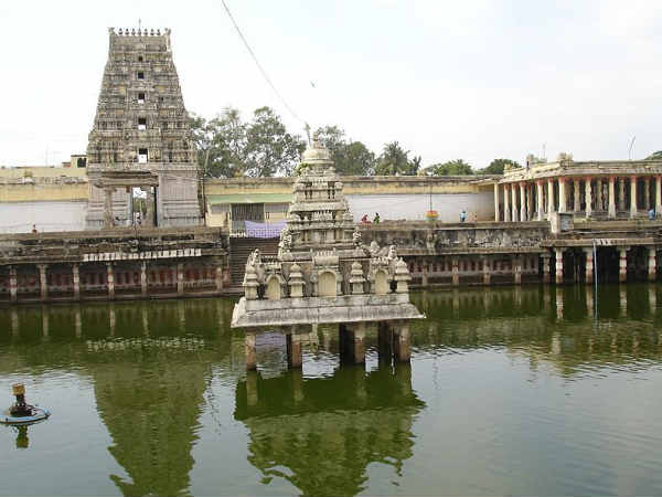 01. കാമാക്ഷി അമ്മാൻ ക്ഷേത്രം, കാഞ്ചിപുരം