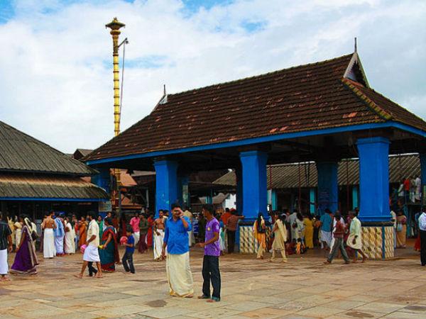 09. ചോറ്റാനിക്കര ദേവി ക്ഷേത്രം, ചോറ്റാനിക്കര
