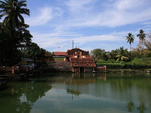 26. തിരുവങ്ങാട് ക്ഷേത്രം, തലശ്ശേരി