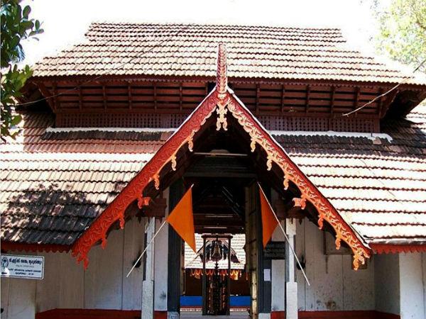 27. തൃപ്പൂണ്ണിത്തുറ ശ്രീരാമ സ്വാമി ക്ഷേത്രം, എറണാകുളം
