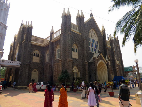 അർത്തുങ്കൽ പള്ളിയിൽ പെരുന്നാള് കൂടേണ്ടേ? അർത്തുങ്കൽ പള്ളിയിൽ പെരുന്നാള് കൂടേണ്ടേ?