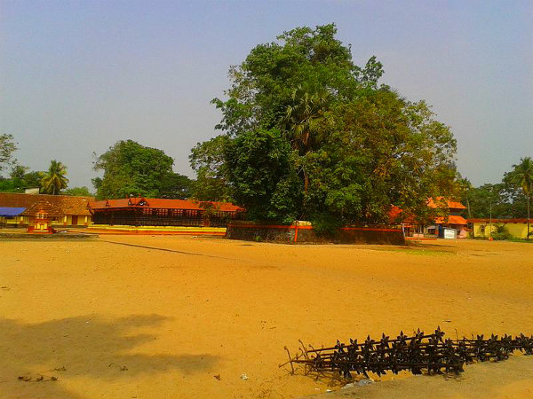 ചേറിലായ തല എന്ന ചേർത്തല ചേറിലായ തല എന്ന ചേർത്തല
