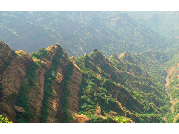 13. ആര്തര് സീറ്റ്