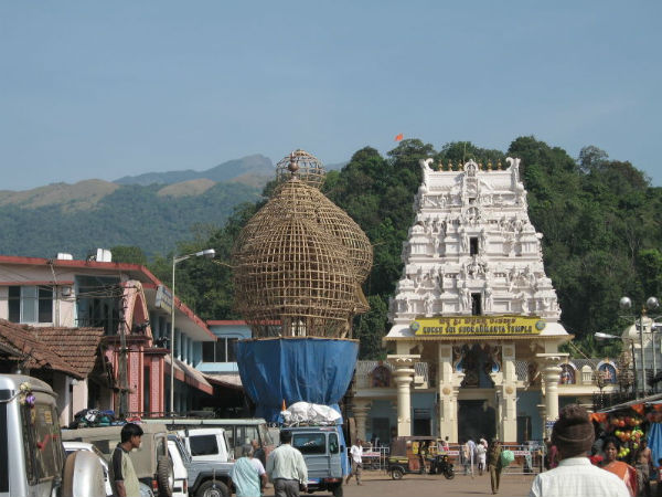 02. സര്പ്പങ്ങളുടെ രക്ഷകൻ