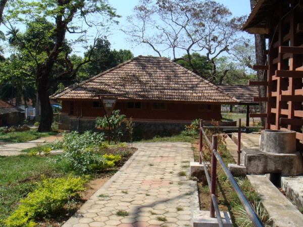 കോന്നിയിൽ എന്തിന് പോകണം