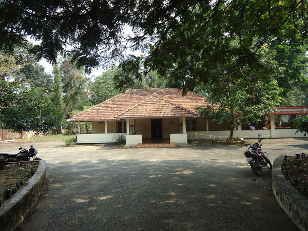 റെസ്റ്റ് ഹൗസ്