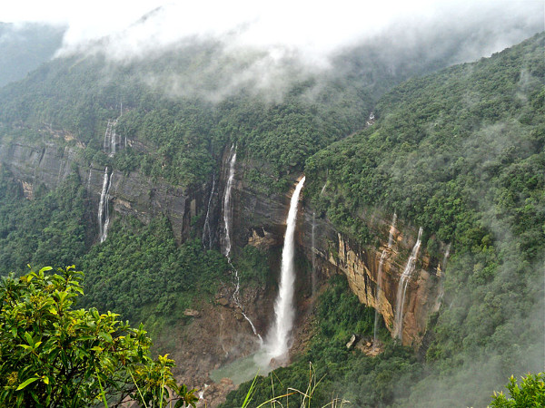 09. നൊഹ് കലികൈ, മേഘാലയ