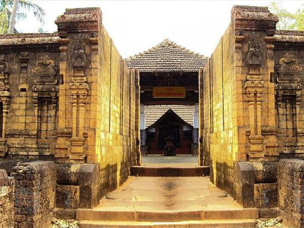 25. ചെമ്മന്തിട്ട മഹാദേവക്ഷേത്രം, തൃശൂർ