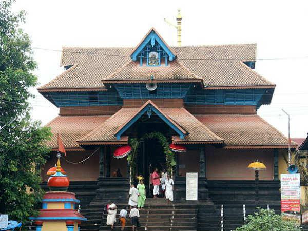 35. ആറന്മുള ക്ഷേത്രം, പത്തനംതിട്ട