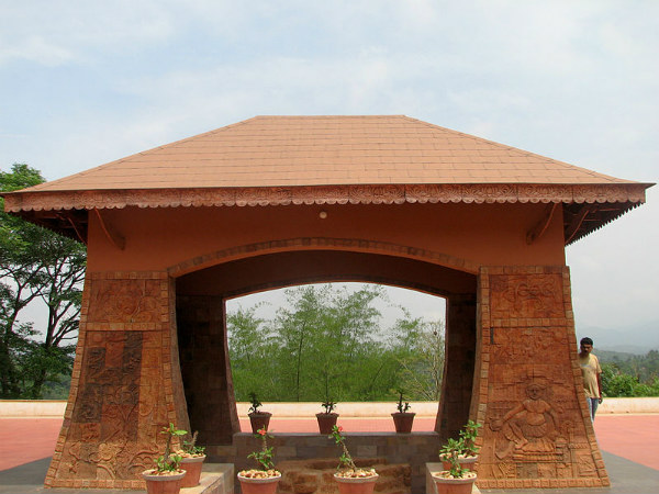 പഴശ്ശികുടീരം