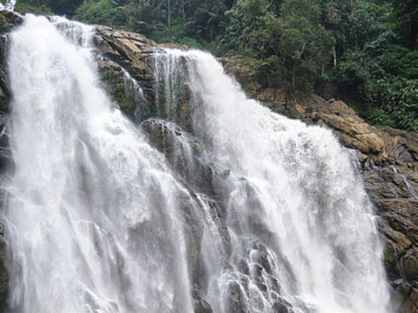 മീന്മുട്ടി വെള്ളച്ചാട്ടം
