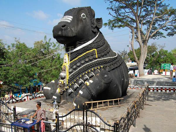 10. ചാമുണ്ഡി ഹില്സിലെ നന്ദി, കര്ണാടക