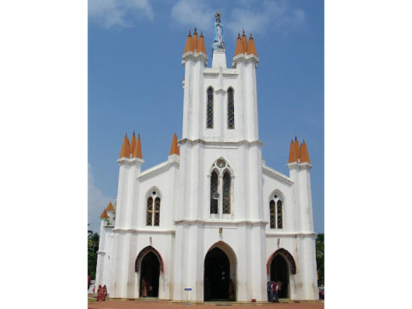 എട്ട് ബസിലിക്കളിൽ ഒന്ന്