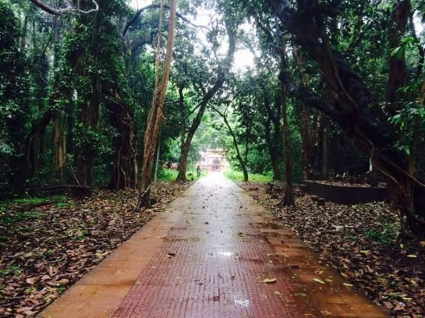 09. നീലേശ്വരം, 12 കി മീ