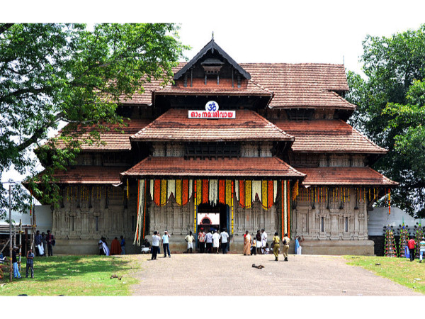 06. തെക്ക് ഭാഗത്ത് മഹാവിഷ്ണു