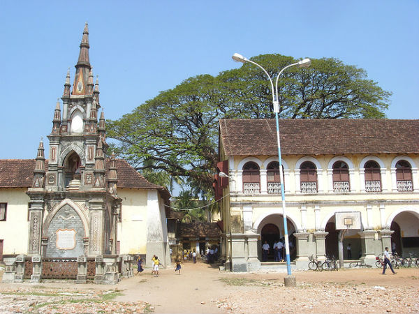 പള്ളിക്കൂടം