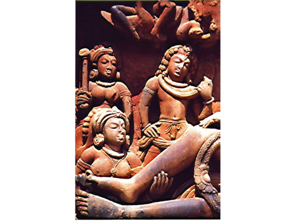 ലക്ഷ്മിയും ആയുധപുരുക്ഷരും