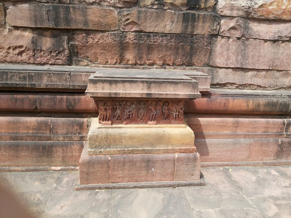 കൊത്തുപണികൾ