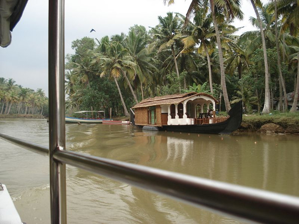 കായൽ കാണാൻ പൂവാറിലേക്ക്