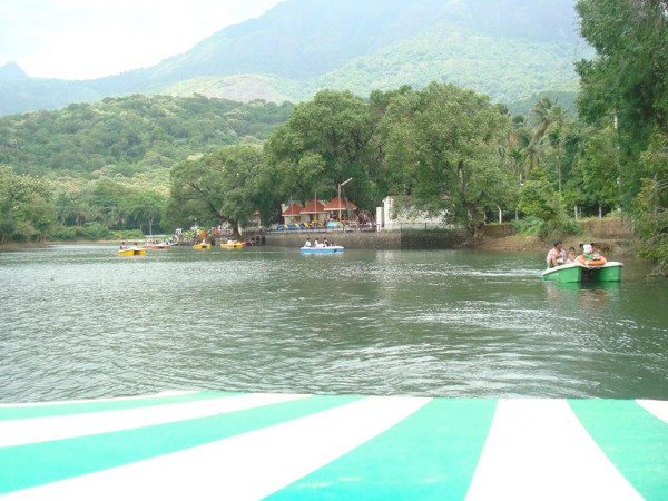 ഒൻപത് വെള്ളച്ചാട്ടങ്ങൾ