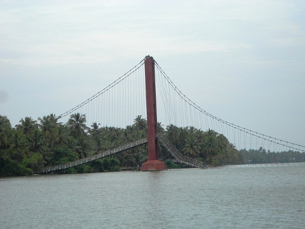 04. വലിയപറമ്പ്, കാസർകോട്