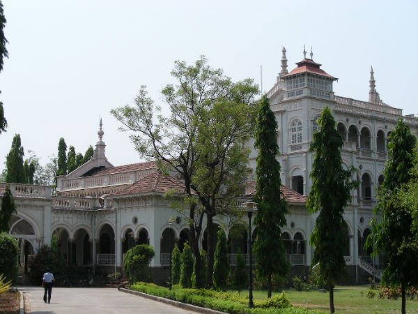 6. ചരിത്രമുറങ്ങുന്ന ആഗാ ഖാന് പാലസ്