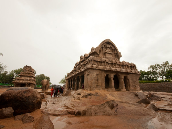 ശിലയിലുറങ്ങുന്ന ചരിത്രനഗരം ശിലയിലുറങ്ങുന്ന ചരിത്രനഗരം