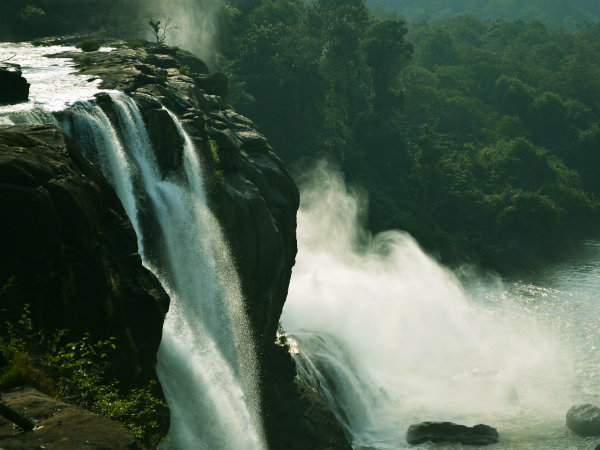 തിരക്കുകളില് നിന്നും വെള്ളച്ചാട്ടത്തിലേക്ക്