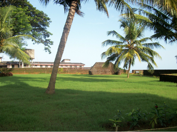 തലശ്ശേരിയെക്കുറിച്ചൊരല്പം