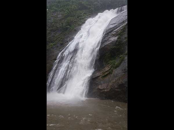 മര്മല വെള്ളച്ചാട്ടം