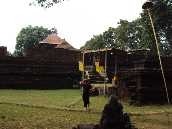 പുരാതന ക്ഷേത്രം