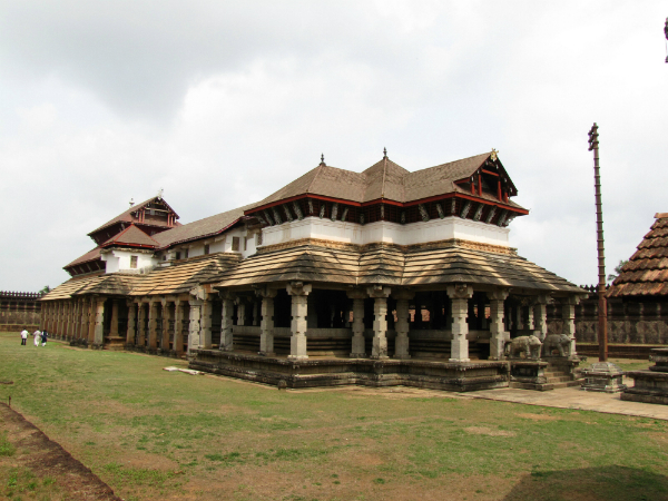 ആയിരം തൂണുള്ള അത്ഭുത ക്ഷേത്രം