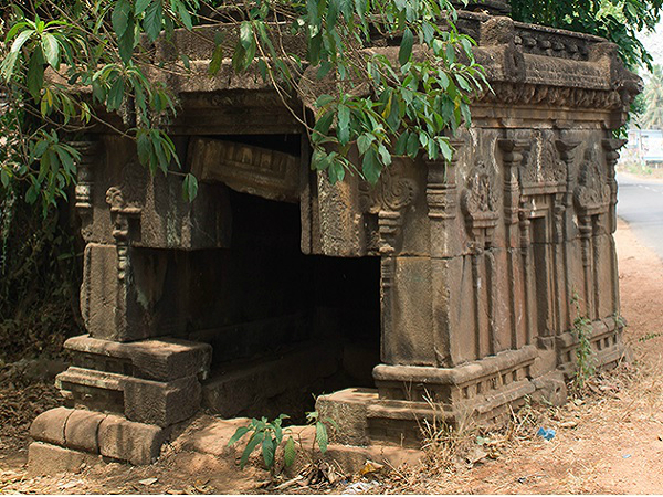കട്ടില്മാടം ക്ഷേത്രം