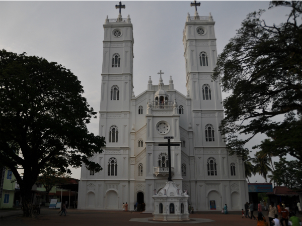 വല്ലാര്പാടം പള്ളി