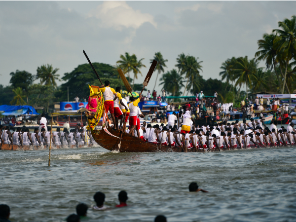 നെഹ്റുട്രോഫി വള്ളംകളി